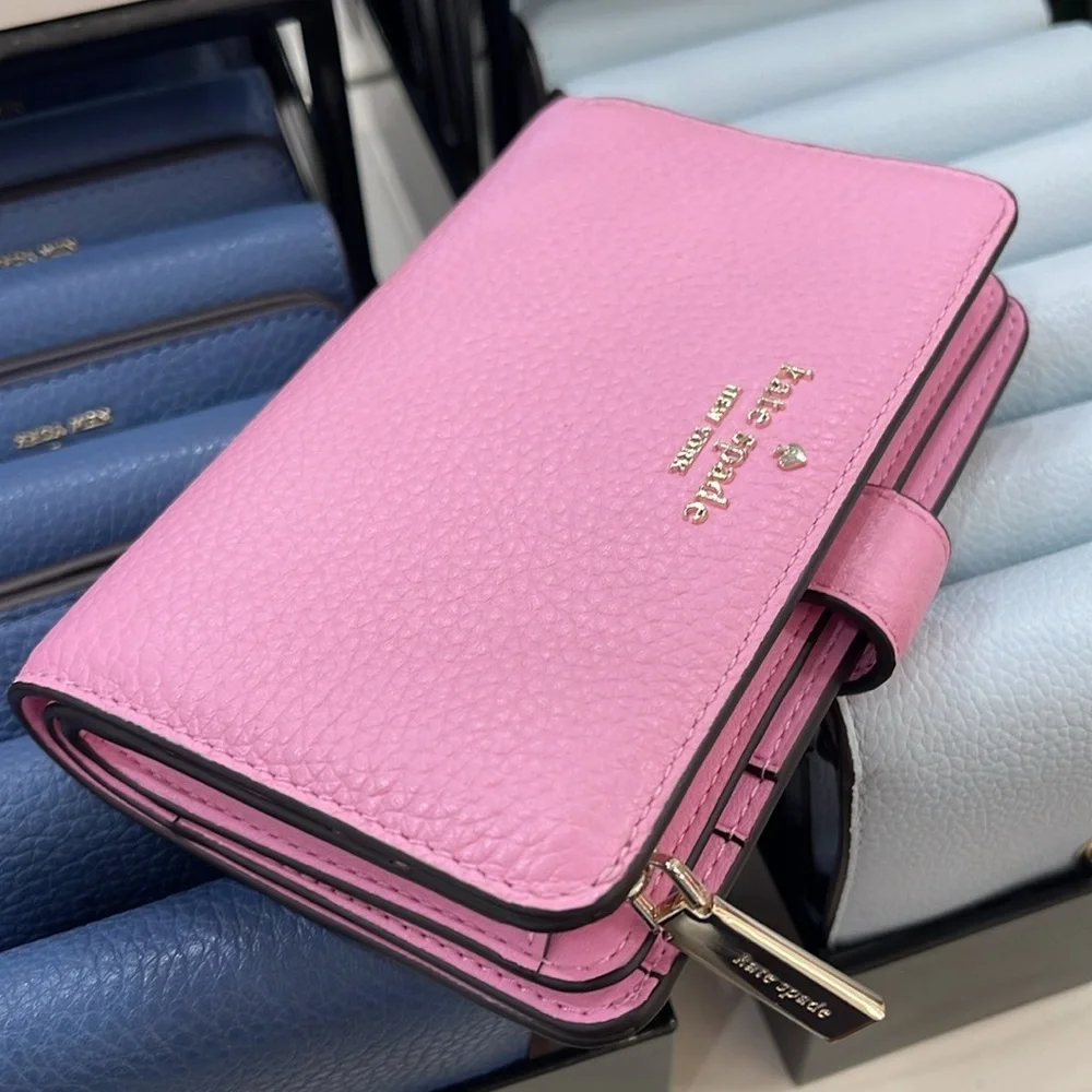 Kate Spade Lena Medium Bifold Wallet
Mandawilla
NWT - Picture 1 of 16
